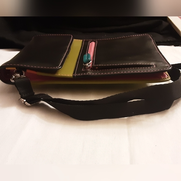 NWOT...Leather RFID Crossbody - Picture 4 of 11